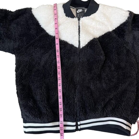 Nike Women's Sportswear Wolf Sherpa Bomber Jacket - Picture 8 of 11